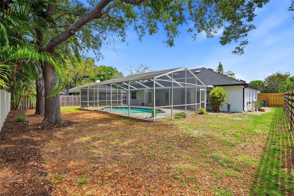 Image 39 of property listing at 4816 79TH AVENUE PLAZA E, Sarasota, FL 34243