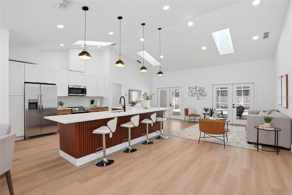 Image 5 of property listing at 4816 79TH AVENUE PLAZA E, Sarasota, FL 34243