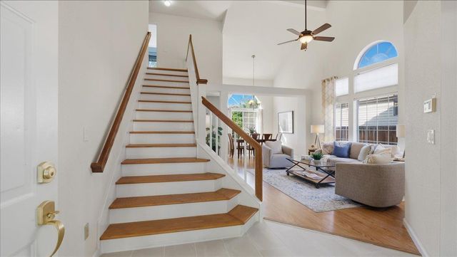 420 Falcon Ct, Tracy, CA 95376