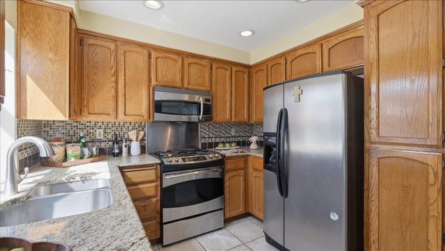 420 Falcon Ct, Tracy, CA 95376
