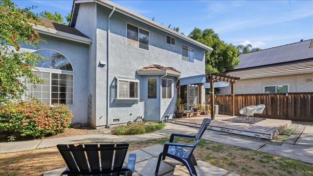 420 Falcon Ct, Tracy, CA 95376