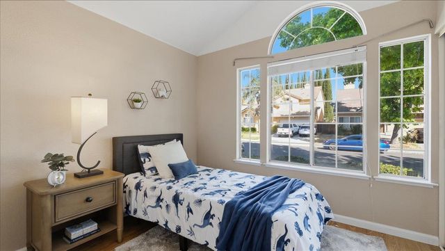 420 Falcon Ct, Tracy, CA 95376