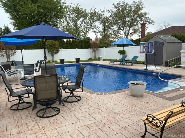 909 Berkshire Drive, Westbury, NY 11590