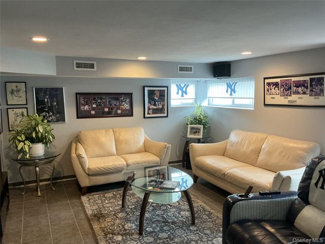 909 Berkshire Drive, Westbury, NY 11590