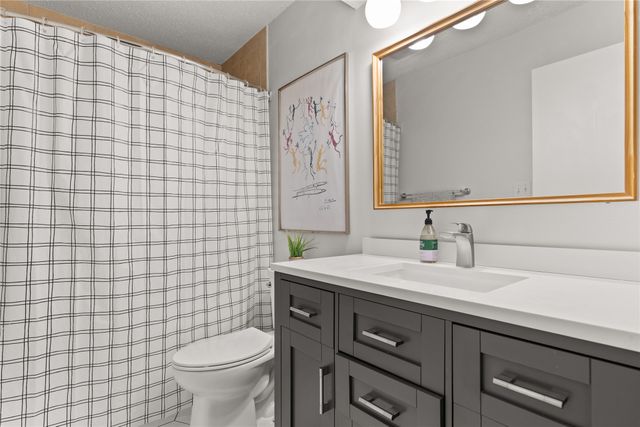 3313 Brookview Drive, West Des Moines, IA 50265