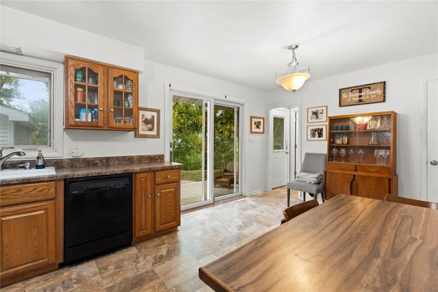 3313 Brookview Drive, West Des Moines, IA 50265