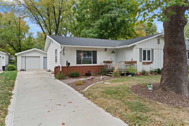 3313 Brookview Drive, West Des Moines, IA 50265