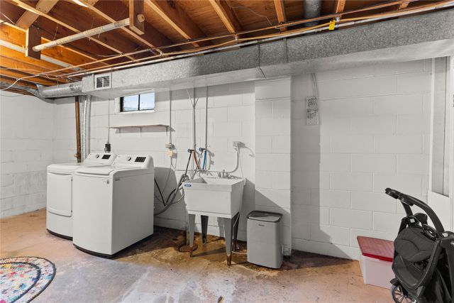 3313 Brookview Drive, West Des Moines, IA 50265