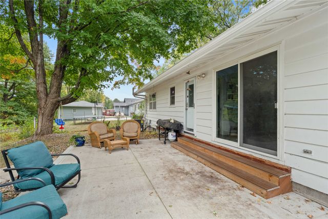 3313 Brookview Drive, West Des Moines, IA 50265