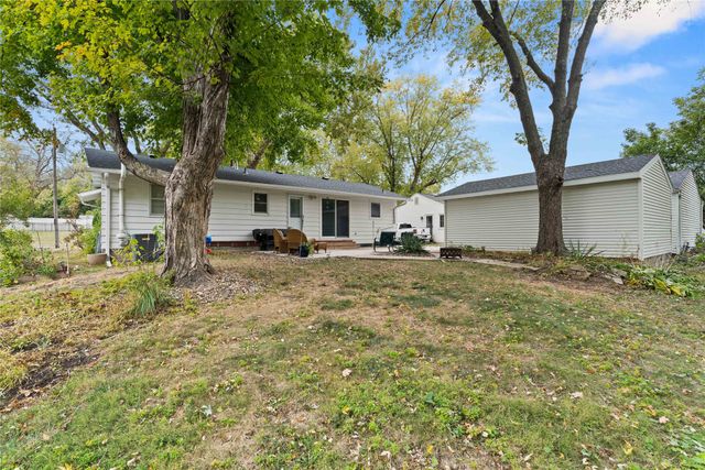 3313 Brookview Drive, West Des Moines, IA 50265