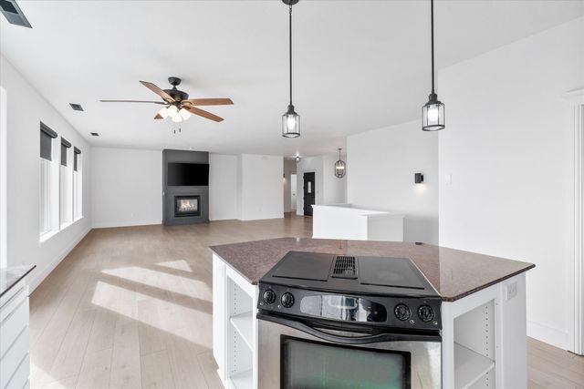 1401 7th Avenue, Gold Hill, OR 97525