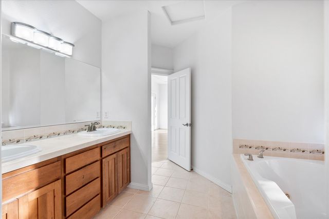 1401 7th Avenue, Gold Hill, OR 97525