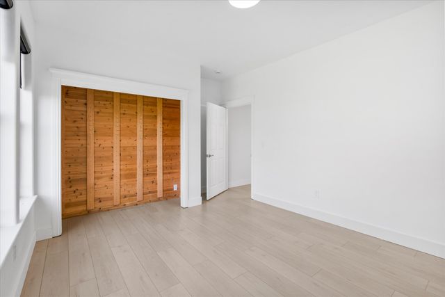 1401 7th Avenue, Gold Hill, OR 97525