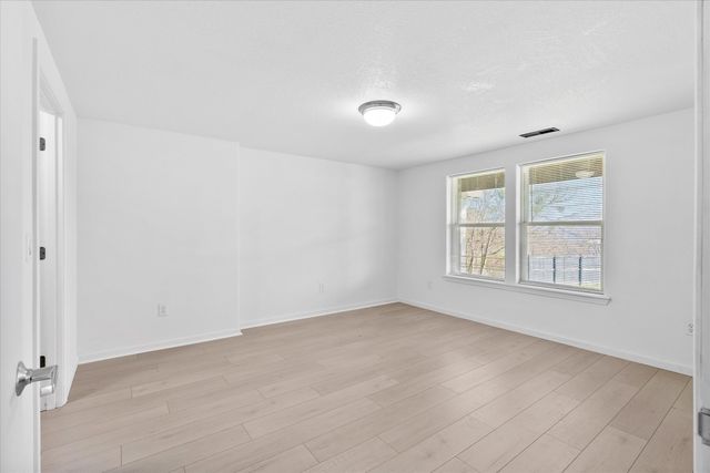 1401 7th Avenue, Gold Hill, OR 97525