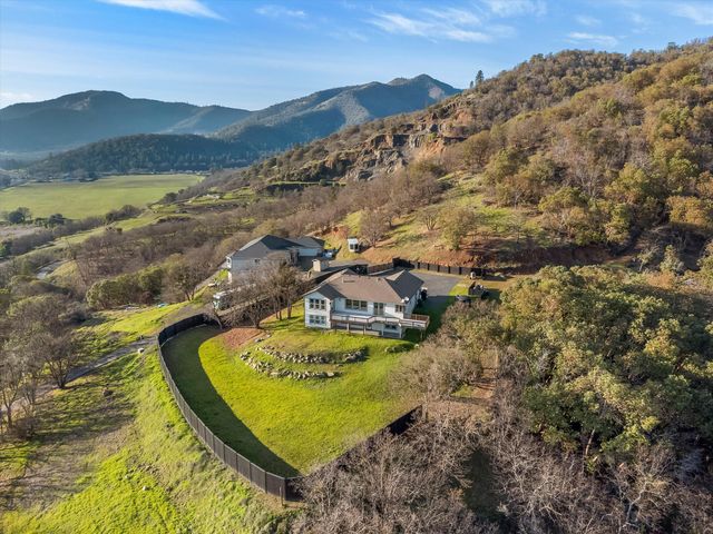 1401 7th Avenue, Gold Hill, OR 97525