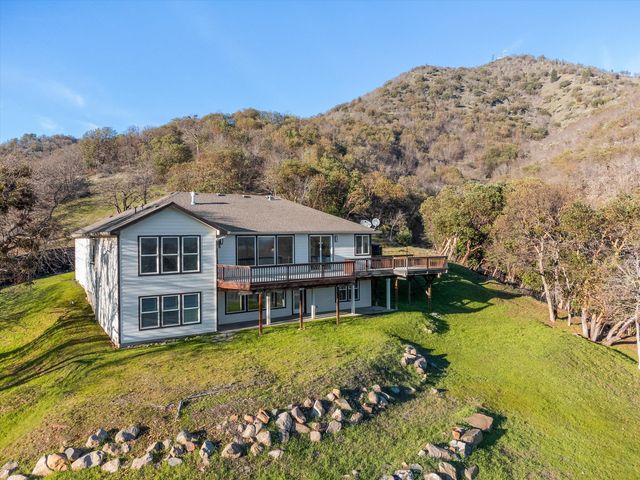 1401 7th Avenue, Gold Hill, OR 97525