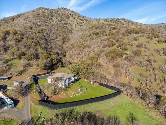 1401 7th Avenue, Gold Hill, OR 97525