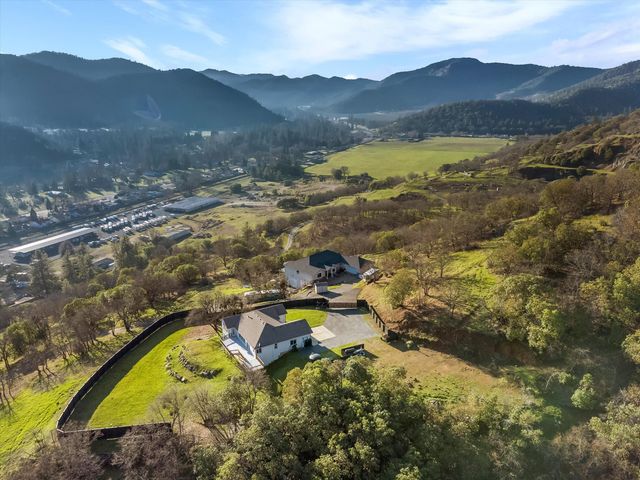 1401 7th Avenue, Gold Hill, OR 97525