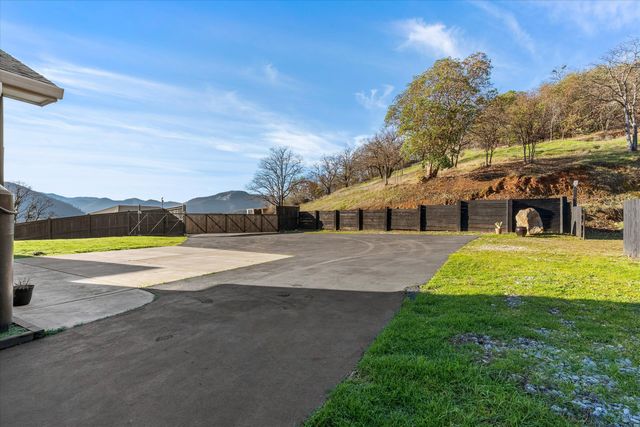 1401 7th Avenue, Gold Hill, OR 97525