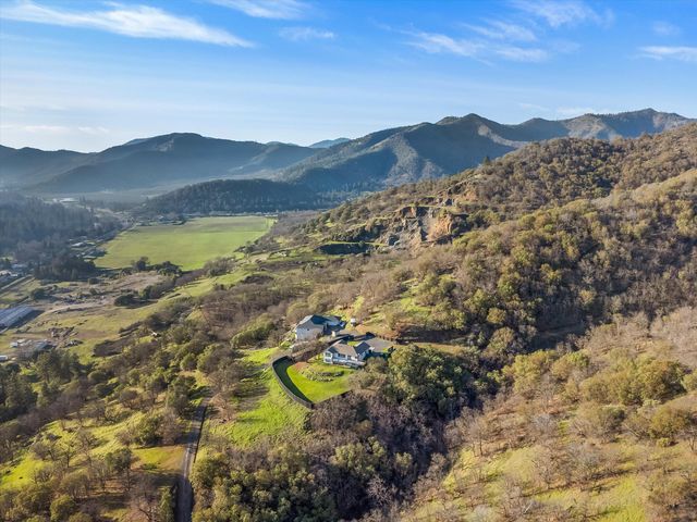 1401 7th Avenue, Gold Hill, OR 97525