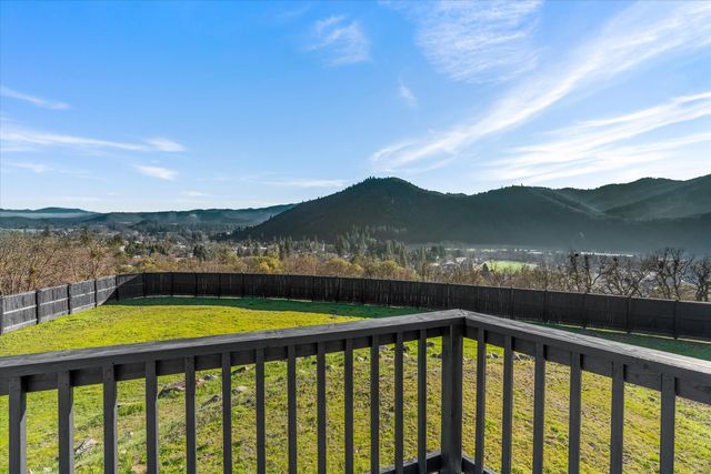 1401 7th Avenue, Gold Hill, OR 97525