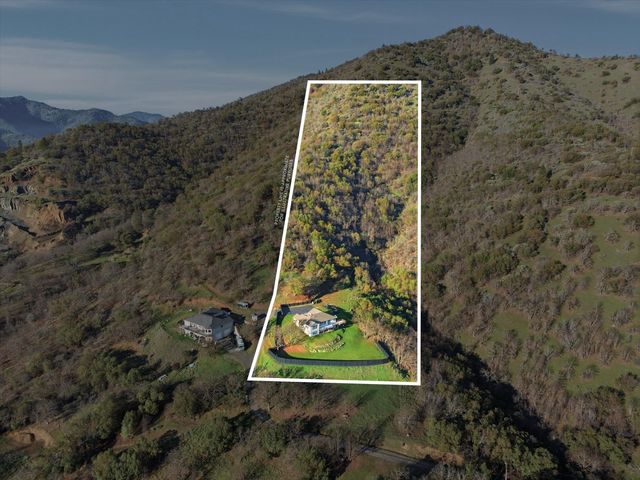 1401 7th Avenue, Gold Hill, OR 97525