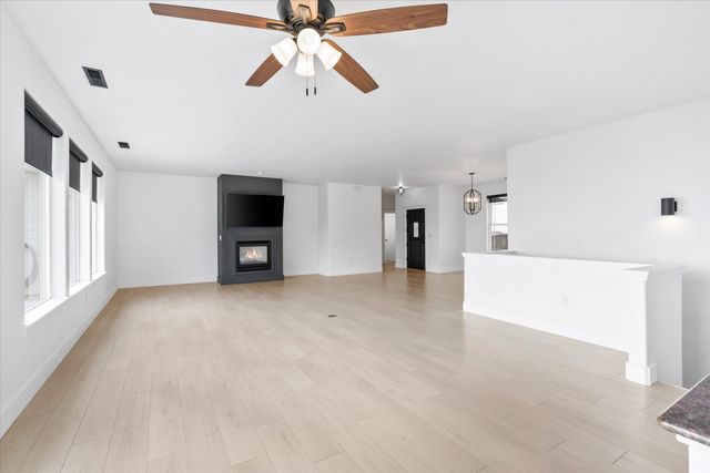 1401 7th Avenue, Gold Hill, OR 97525