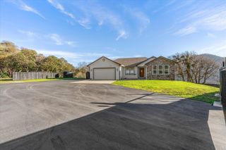 1401 7th Avenue, Gold Hill, OR 97525