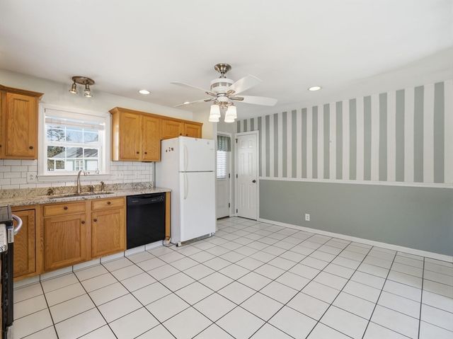 2 Mountain Ash Rd. 2, East Bridgewater, MA 02333