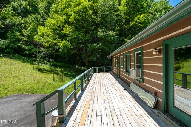 916 Willens Gap Road, Mountain City, TN 37683