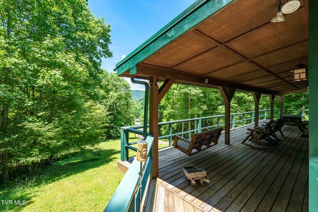 916 Willens Gap Road, Mountain City, TN 37683