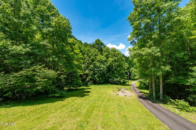 916 Willens Gap Road, Mountain City, TN 37683
