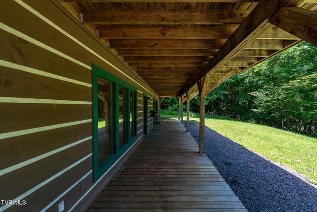 916 Willens Gap Road, Mountain City, TN 37683