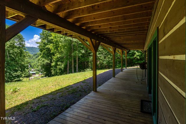 916 Willens Gap Road, Mountain City, TN 37683