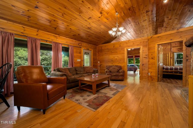 916 Willens Gap Road, Mountain City, TN 37683