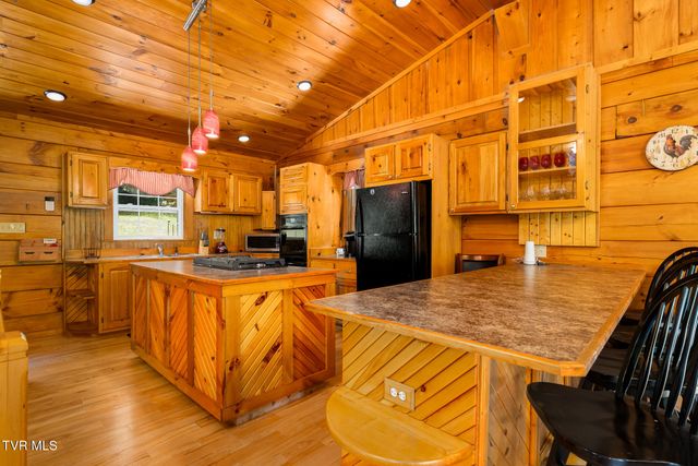 916 Willens Gap Road, Mountain City, TN 37683