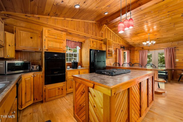 916 Willens Gap Road, Mountain City, TN 37683