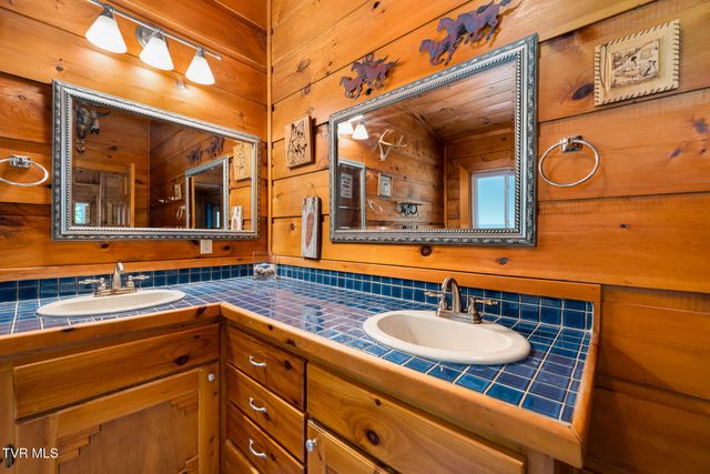 916 Willens Gap Road, Mountain City, TN 37683