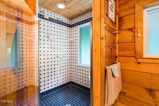 916 Willens Gap Road, Mountain City, TN 37683