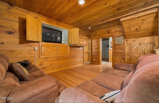 916 Willens Gap Road, Mountain City, TN 37683