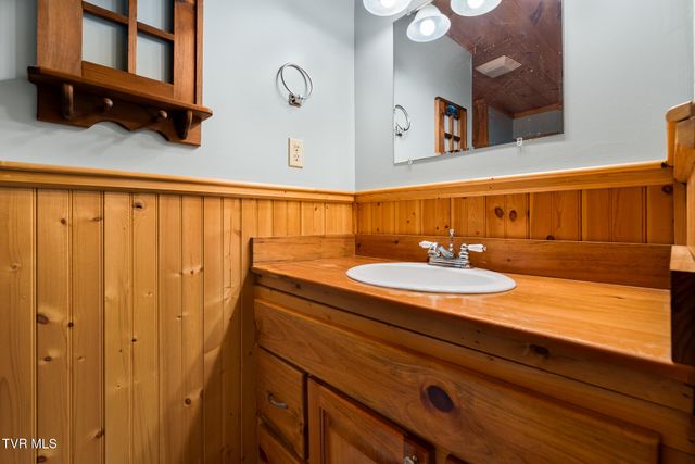 916 Willens Gap Road, Mountain City, TN 37683