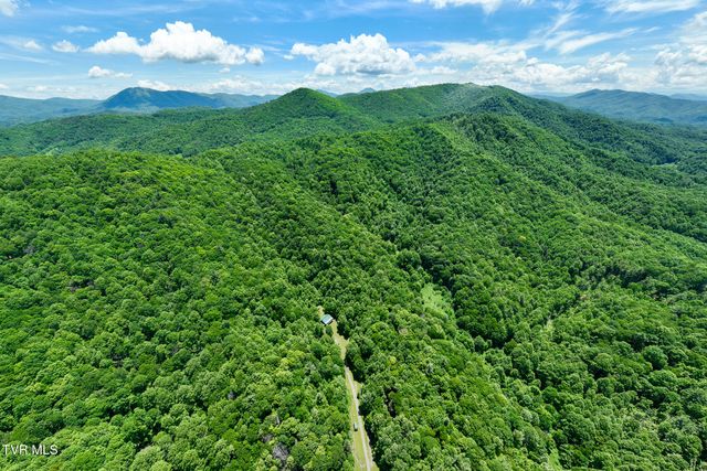 916 Willens Gap Road, Mountain City, TN 37683