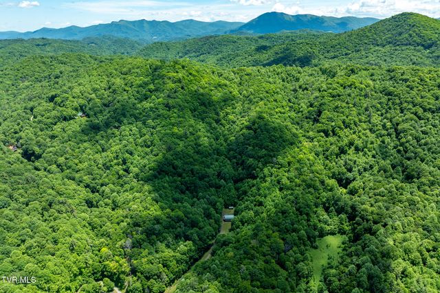 916 Willens Gap Road, Mountain City, TN 37683
