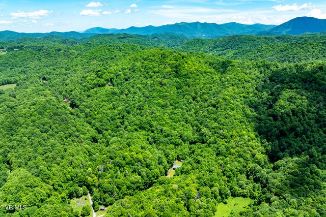 916 Willens Gap Road, Mountain City, TN 37683