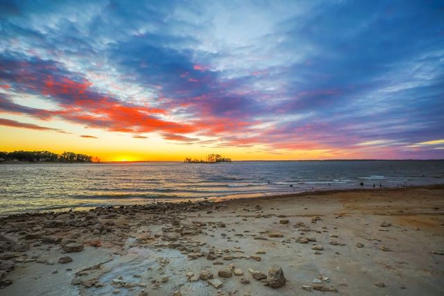 331 Shoreline Drive, Brookeland, TX 75931