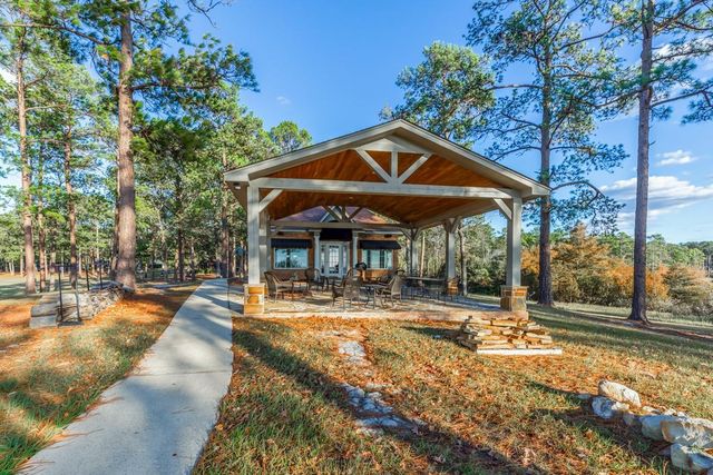 331 Shoreline Drive, Brookeland, TX 75931