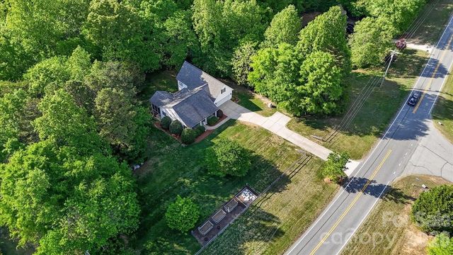1048 Brevard Place Road, Iron Station, NC 28080
