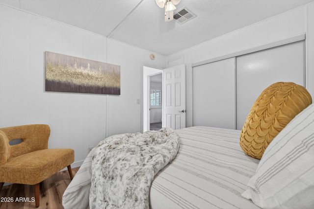 26245 S LAKEVIEW Drive, Sun Lakes, AZ 85248