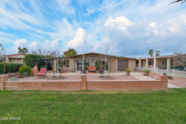 26245 S LAKEVIEW Drive, Sun Lakes, AZ 85248