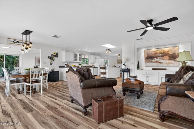 26245 S LAKEVIEW Drive, Sun Lakes, AZ 85248